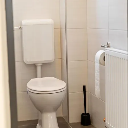 Spacious In With Garden, Cleaning Included