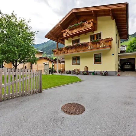 Spacious In With Garden, Cleaning Included Apartmán Grossarl