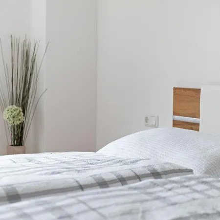 Apartmán Spacious In With Garden, Cleaning Included